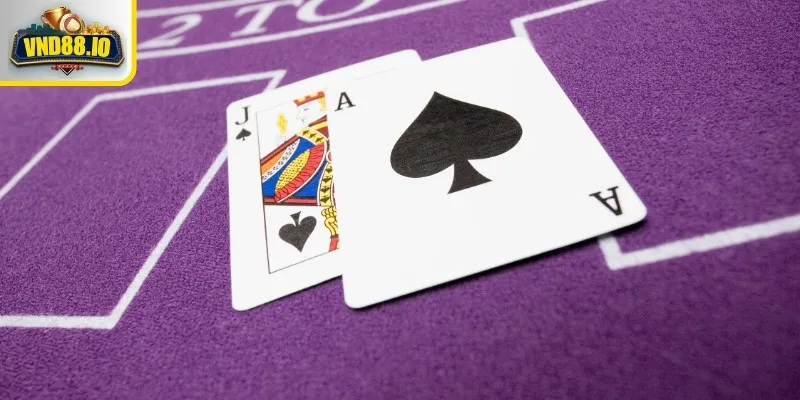 Blackjack - Những Điều Khiến Dân Cá Cược Mê Mệt Không Dứt 3 Mẹo chơi Blackjack từ cao thủ giúp lật ngược ván bài